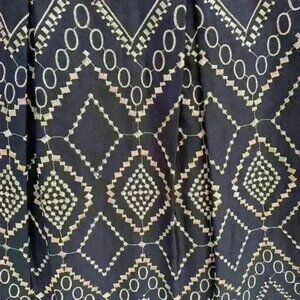 Dana Buchman Pleated Black and gold embroidered skirt sz 8 embroidered office